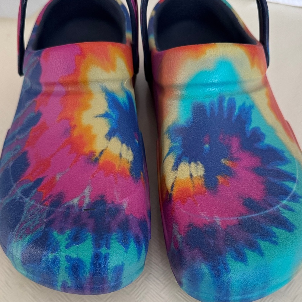 CROCS Colorful Tie-Dye Clogs - Picture 2 of 4